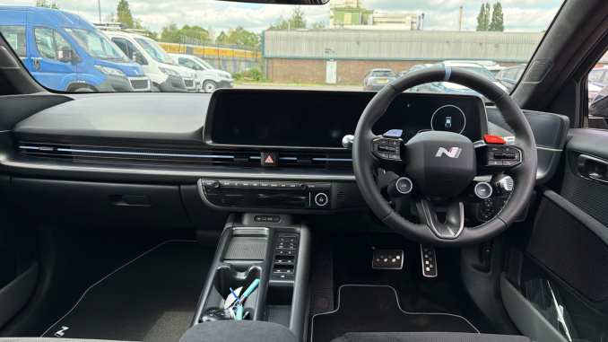 Hyundai Ioniq 6 N 478kW 84 kWh 4dr Auto [Vision Roof] Electric Saloon - Image 10